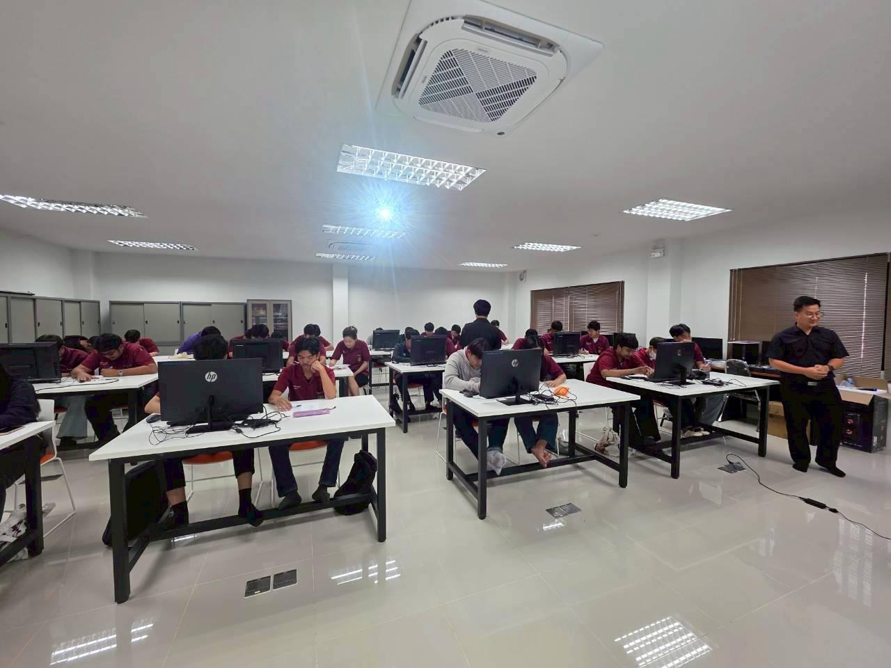 84. อบรมเชิงปฏิบัติการระบบควบคุมเครื่องจักรแบบอัตโนมัติโดยใช้ PLC ภายใต้โครงการพัฒนากำลังคนเพื่อให้สอดคล้องตามมาตรฐานสากล