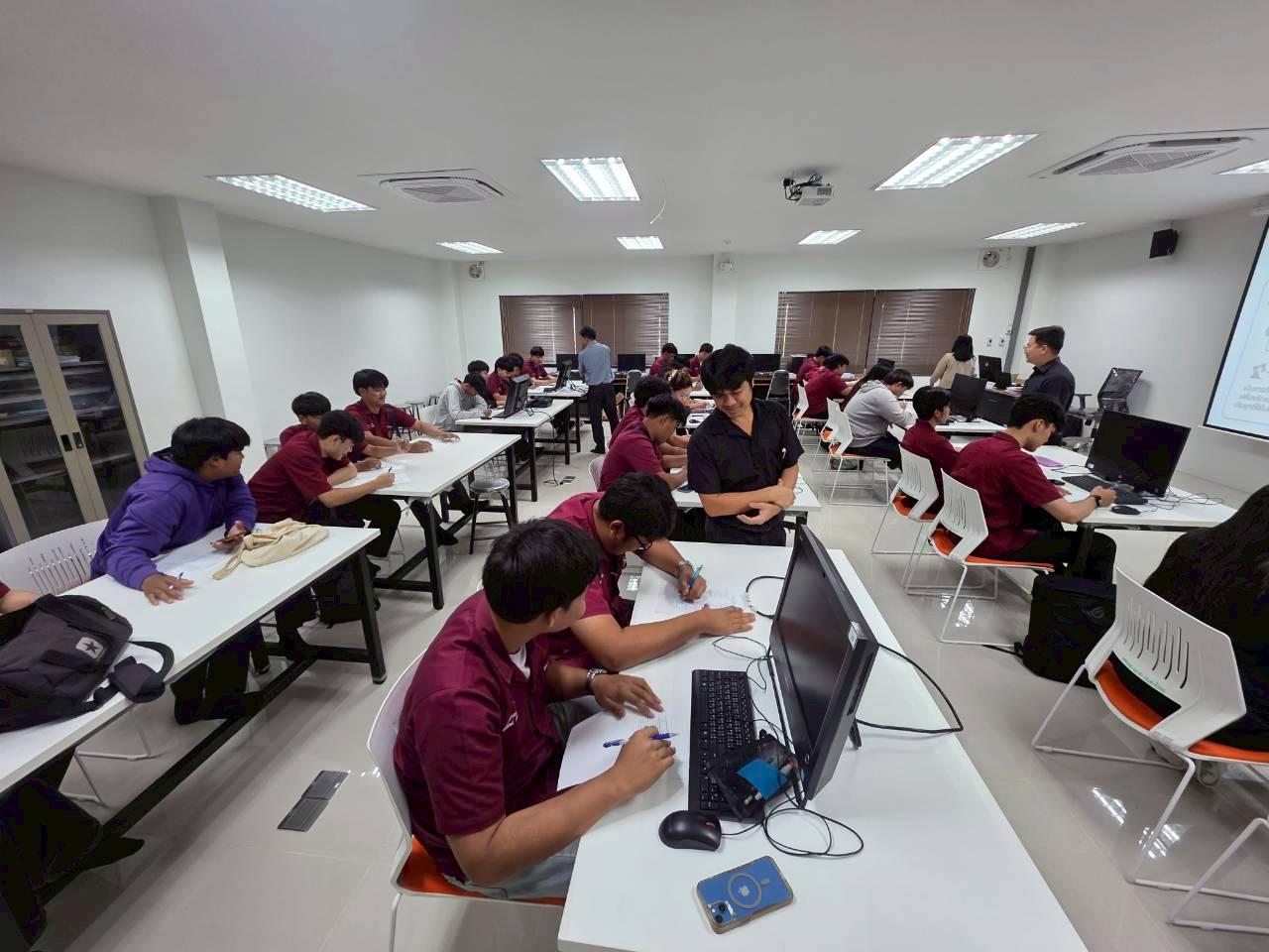 88. อบรมเชิงปฏิบัติการระบบควบคุมเครื่องจักรแบบอัตโนมัติโดยใช้ PLC ภายใต้โครงการพัฒนากำลังคนเพื่อให้สอดคล้องตามมาตรฐานสากล