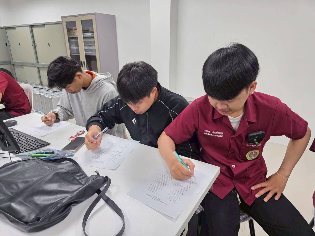 104. อบรมเชิงปฏิบัติการระบบควบคุมเครื่องจักรแบบอัตโนมัติโดยใช้ PLC ภายใต้โครงการพัฒนากำลังคนเพื่อให้สอดคล้องตามมาตรฐานสากล