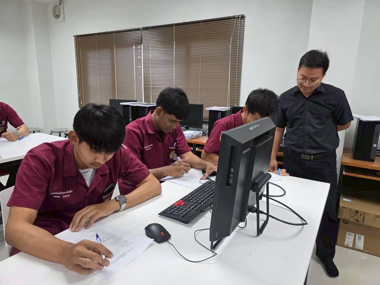 107. อบรมเชิงปฏิบัติการระบบควบคุมเครื่องจักรแบบอัตโนมัติโดยใช้ PLC ภายใต้โครงการพัฒนากำลังคนเพื่อให้สอดคล้องตามมาตรฐานสากล