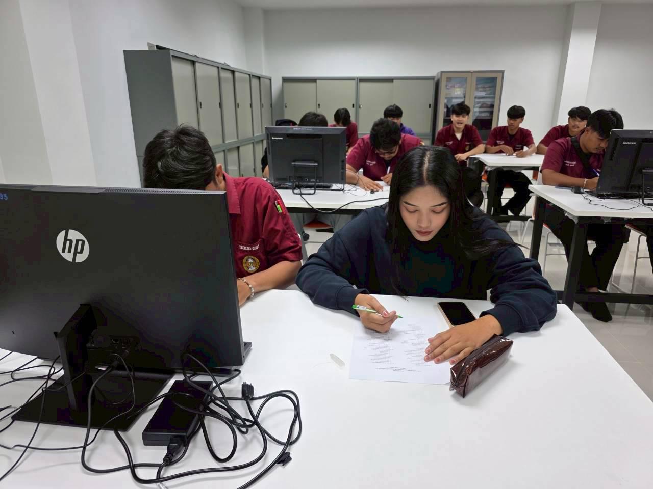 114. อบรมเชิงปฏิบัติการระบบควบคุมเครื่องจักรแบบอัตโนมัติโดยใช้ PLC ภายใต้โครงการพัฒนากำลังคนเพื่อให้สอดคล้องตามมาตรฐานสากล