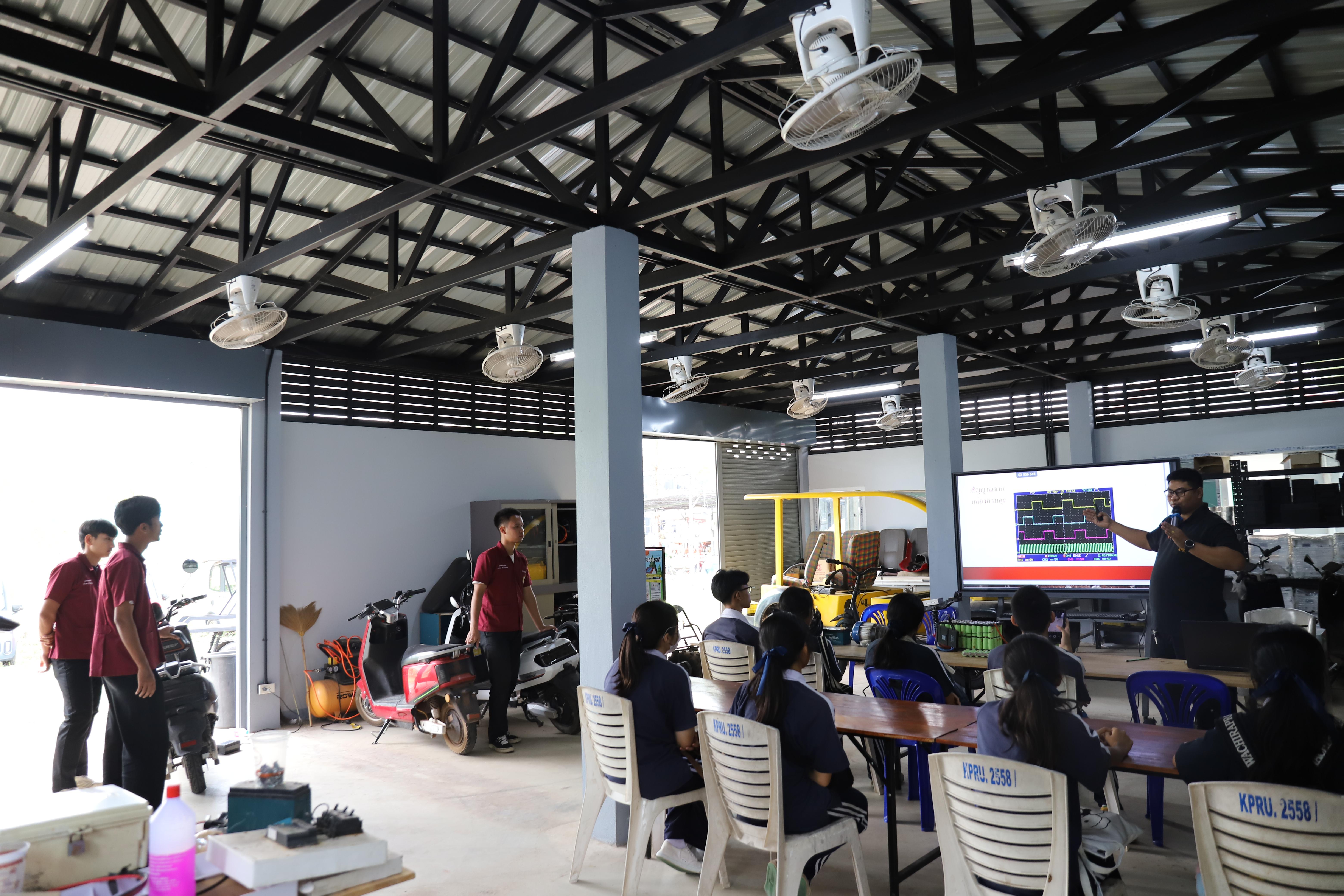 41. กิจกรรมส่งเสริมการเรียนการสอนในระบบคลังหน่วยกิต (KPRU MOOC)