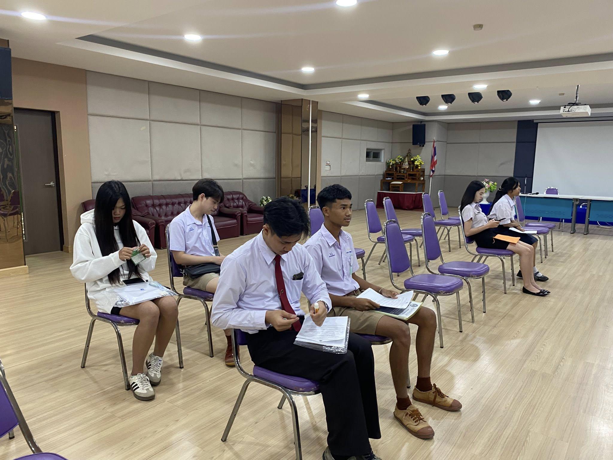 6. บรรยากาศการสอบสัมภาษณ์การรับสมัครนักศึกษาใหม่ ปีการศึกษา 2569 รอบที่ 3