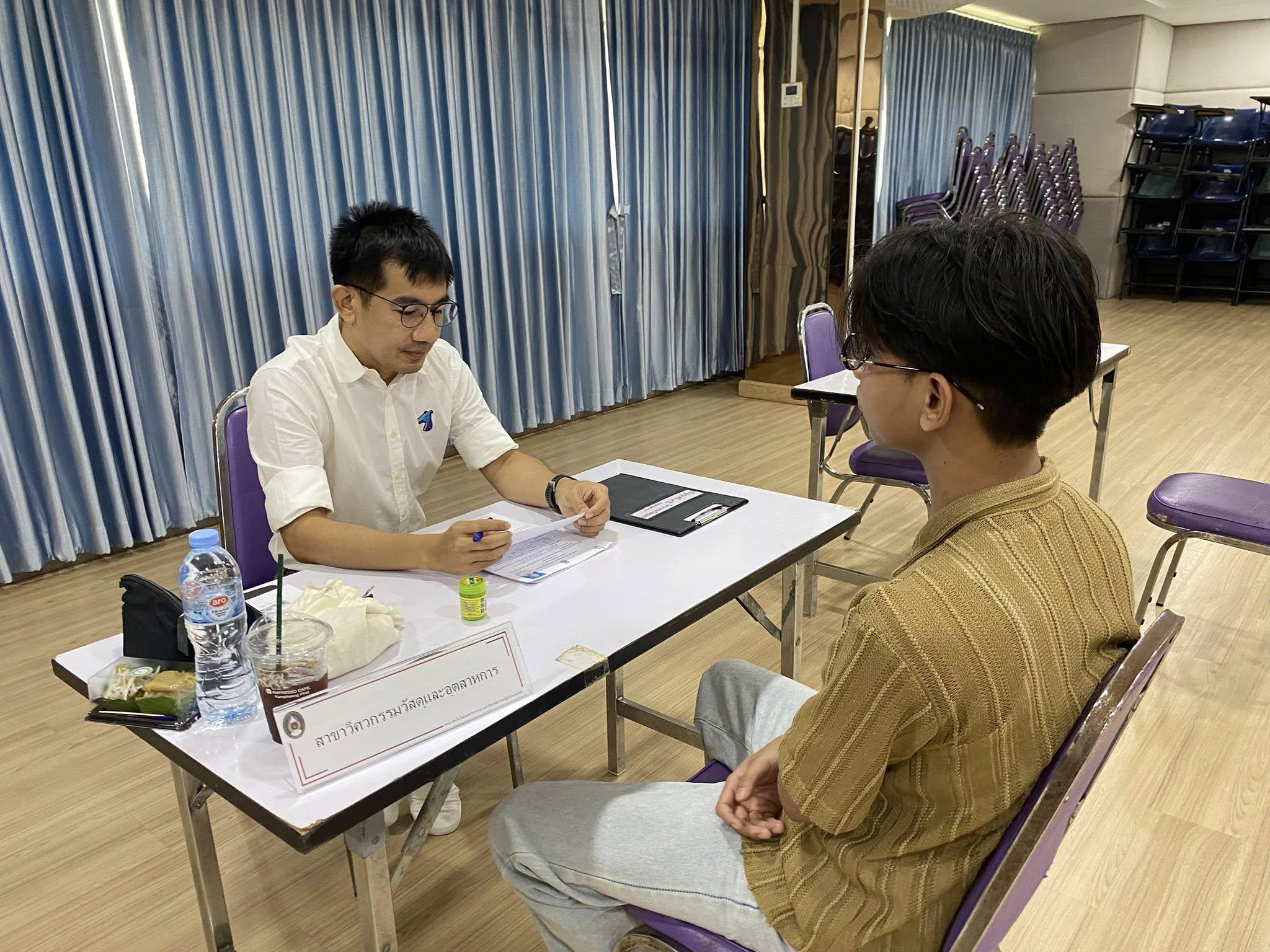 8. บรรยากาศการสอบสัมภาษณ์การรับสมัครนักศึกษาใหม่ ปีการศึกษา 2569 รอบที่ 3