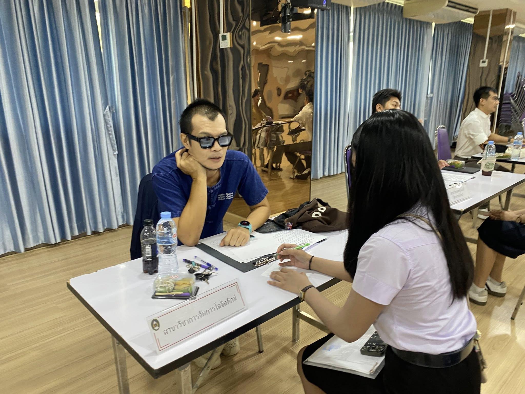 10. บรรยากาศการสอบสัมภาษณ์การรับสมัครนักศึกษาใหม่ ปีการศึกษา 2569 รอบที่ 3