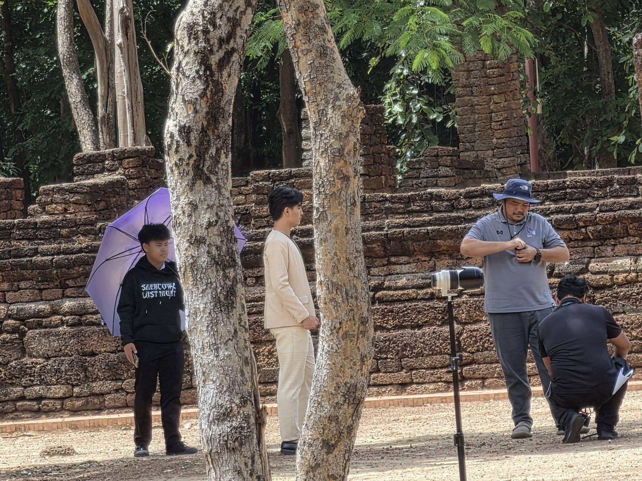 1. โปรแกรมวิชาออกแบบผลิตภัณฑ์และกราฟิก นำนักศึกษาร่วมถ่ายทำรายการเผยแพร่ผลงานผ้าทอย้อมสีธรรมชาติ ผ่านสถานีโทรทัศน์ NBT