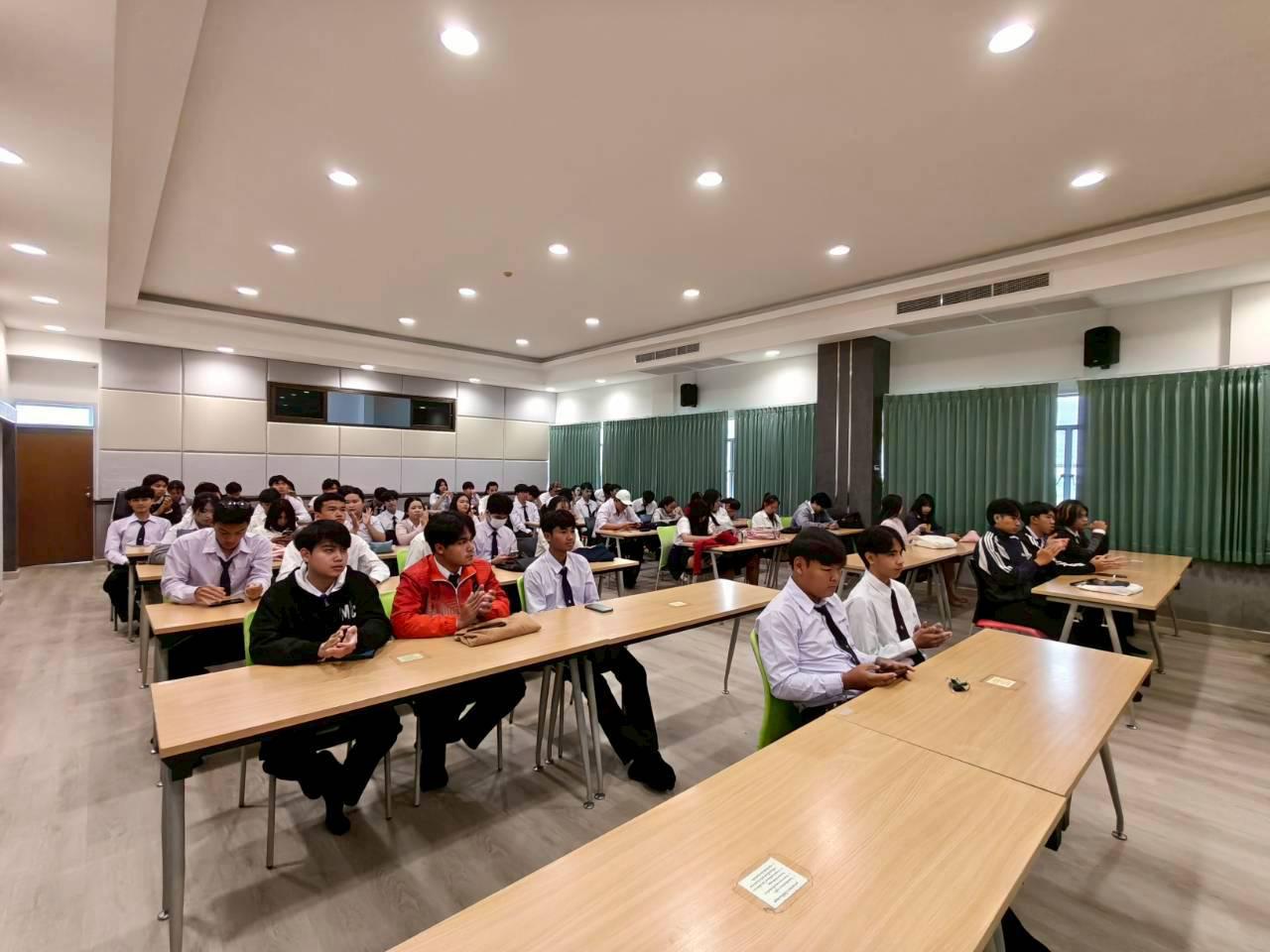 51. คณะเทคโนโลยีอุตสาหกรรม มหาวิทยาลัยราชภัฏกำแพงเพชร จัดโครงการอบรมและพัฒนาทักษะภาษาอังกฤษและมาตรฐานคอมพิวเตอร์ สำหรับนักศึกษาชั้นปีที่ 1