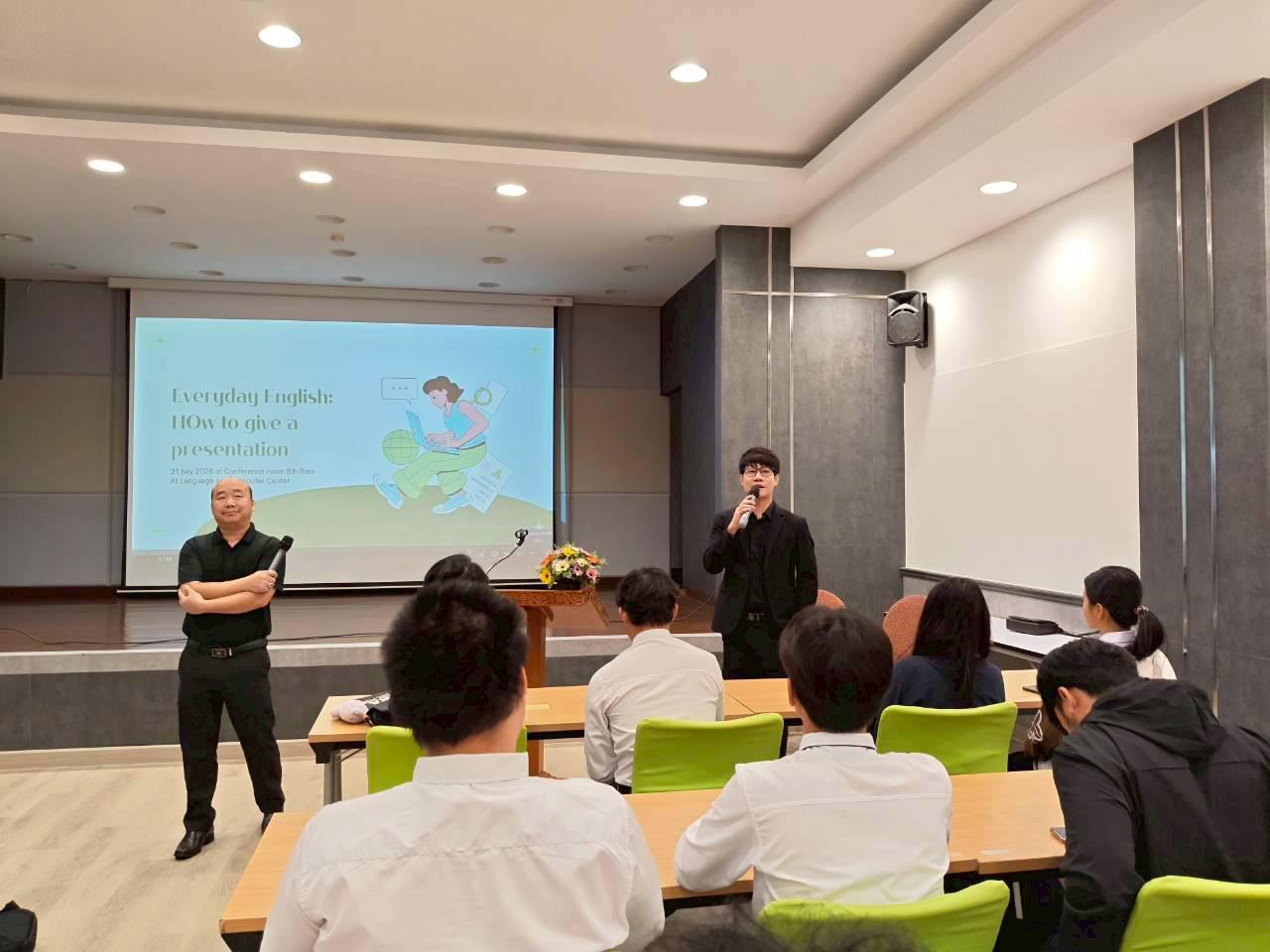 63. คณะเทคโนโลยีอุตสาหกรรม มหาวิทยาลัยราชภัฏกำแพงเพชร จัดโครงการอบรมและพัฒนาทักษะภาษาอังกฤษและมาตรฐานคอมพิวเตอร์ สำหรับนักศึกษาชั้นปีที่ 1