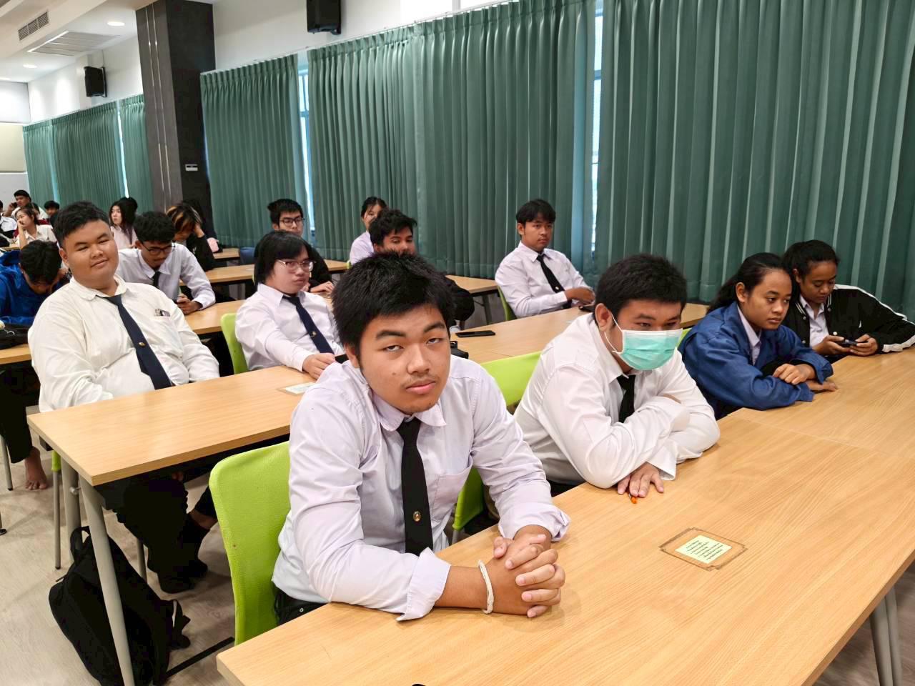 71. คณะเทคโนโลยีอุตสาหกรรม มหาวิทยาลัยราชภัฏกำแพงเพชร จัดโครงการอบรมและพัฒนาทักษะภาษาอังกฤษและมาตรฐานคอมพิวเตอร์ สำหรับนักศึกษาชั้นปีที่ 1