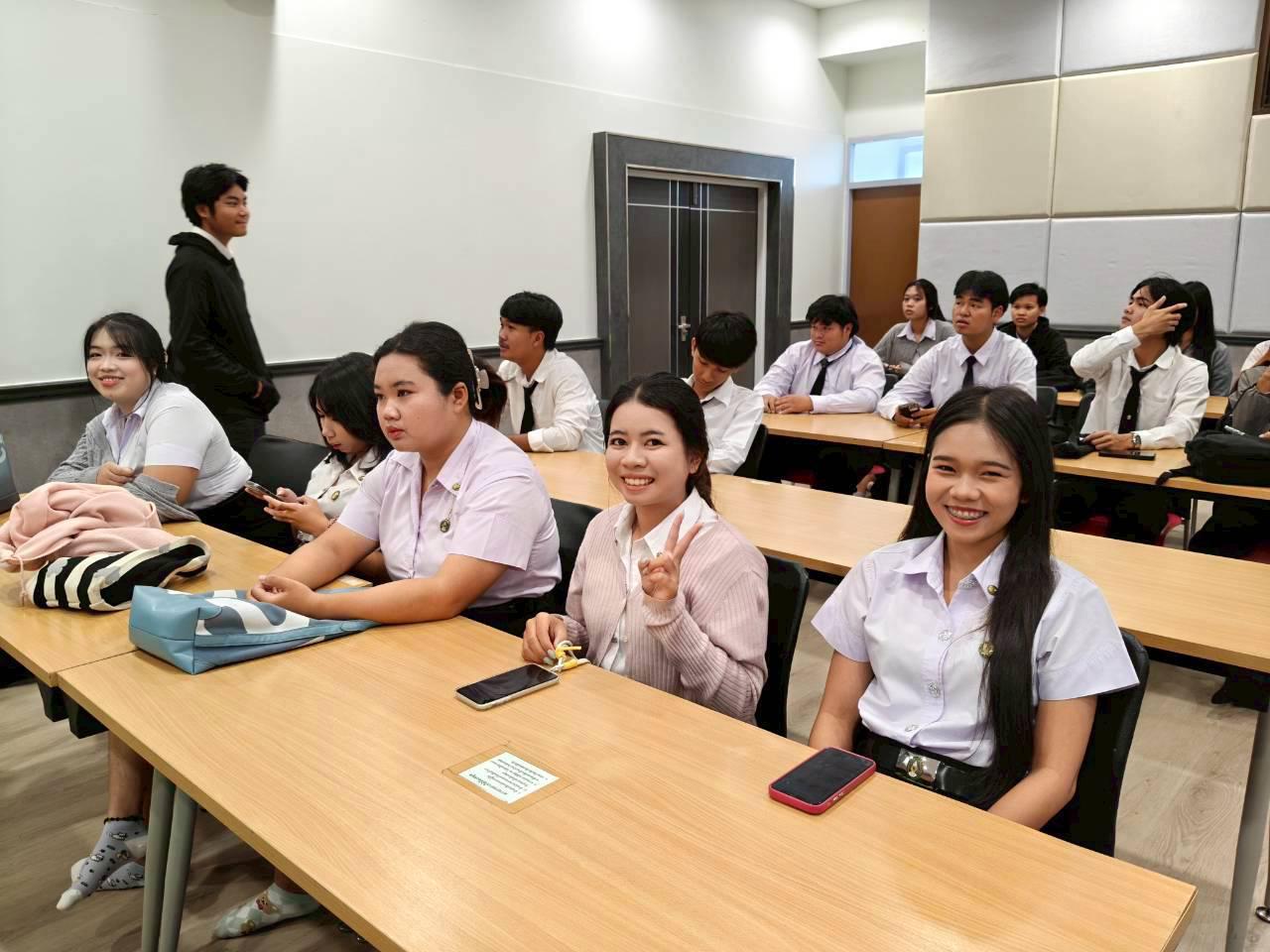 84. คณะเทคโนโลยีอุตสาหกรรม มหาวิทยาลัยราชภัฏกำแพงเพชร จัดโครงการอบรมและพัฒนาทักษะภาษาอังกฤษและมาตรฐานคอมพิวเตอร์ สำหรับนักศึกษาชั้นปีที่ 1