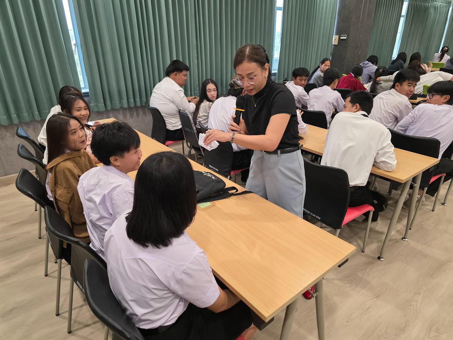 94. คณะเทคโนโลยีอุตสาหกรรม มหาวิทยาลัยราชภัฏกำแพงเพชร จัดโครงการอบรมและพัฒนาทักษะภาษาอังกฤษและมาตรฐานคอมพิวเตอร์ สำหรับนักศึกษาชั้นปีที่ 1