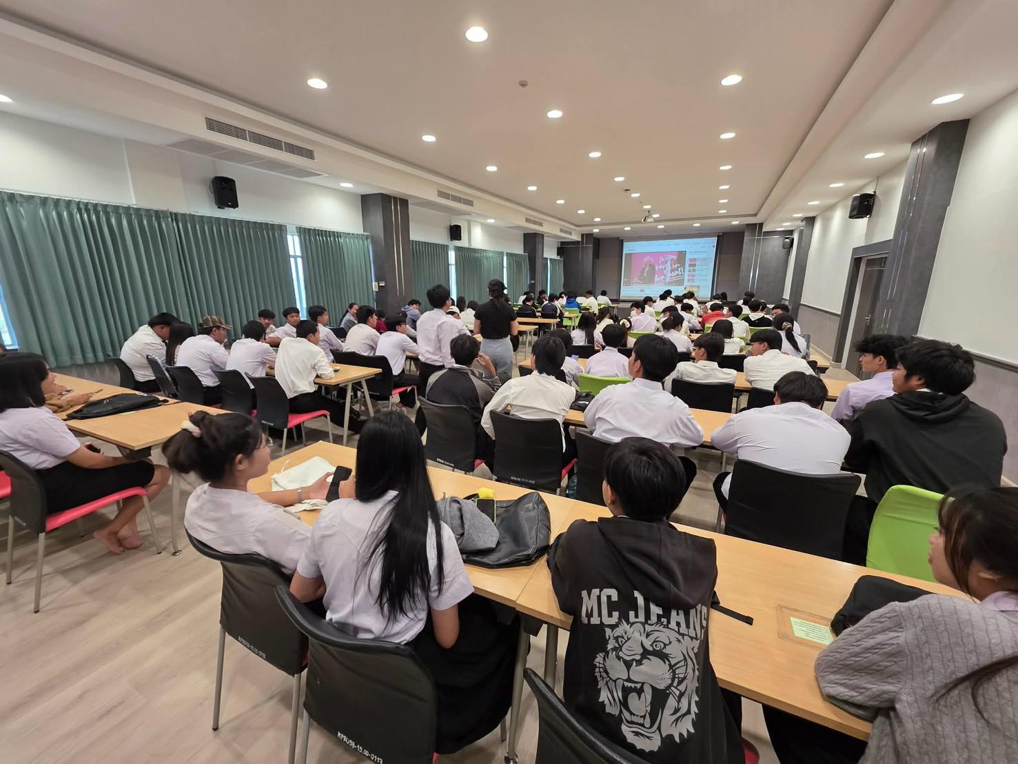 95. คณะเทคโนโลยีอุตสาหกรรม มหาวิทยาลัยราชภัฏกำแพงเพชร จัดโครงการอบรมและพัฒนาทักษะภาษาอังกฤษและมาตรฐานคอมพิวเตอร์ สำหรับนักศึกษาชั้นปีที่ 1