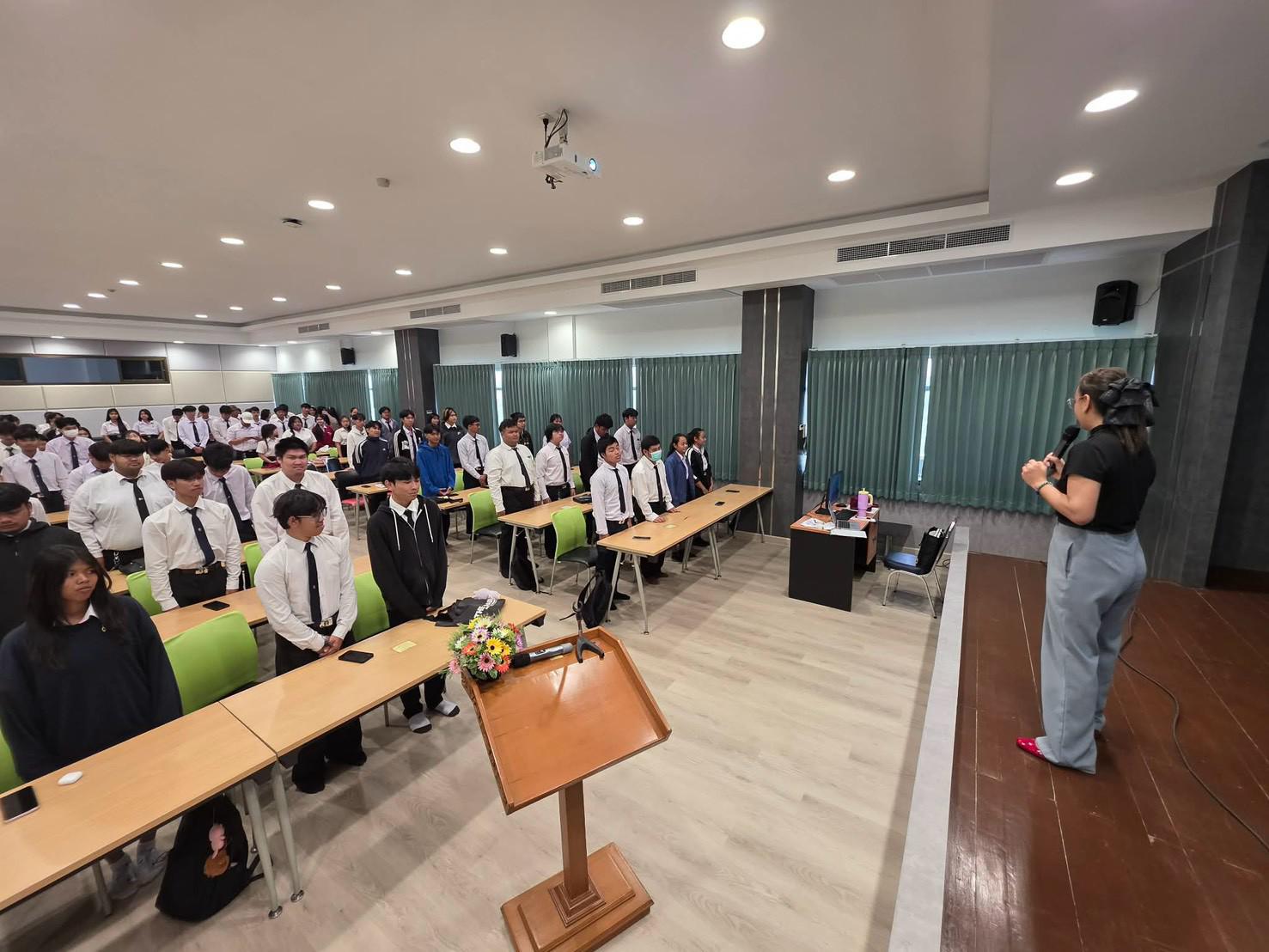 98. คณะเทคโนโลยีอุตสาหกรรม มหาวิทยาลัยราชภัฏกำแพงเพชร จัดโครงการอบรมและพัฒนาทักษะภาษาอังกฤษและมาตรฐานคอมพิวเตอร์ สำหรับนักศึกษาชั้นปีที่ 1