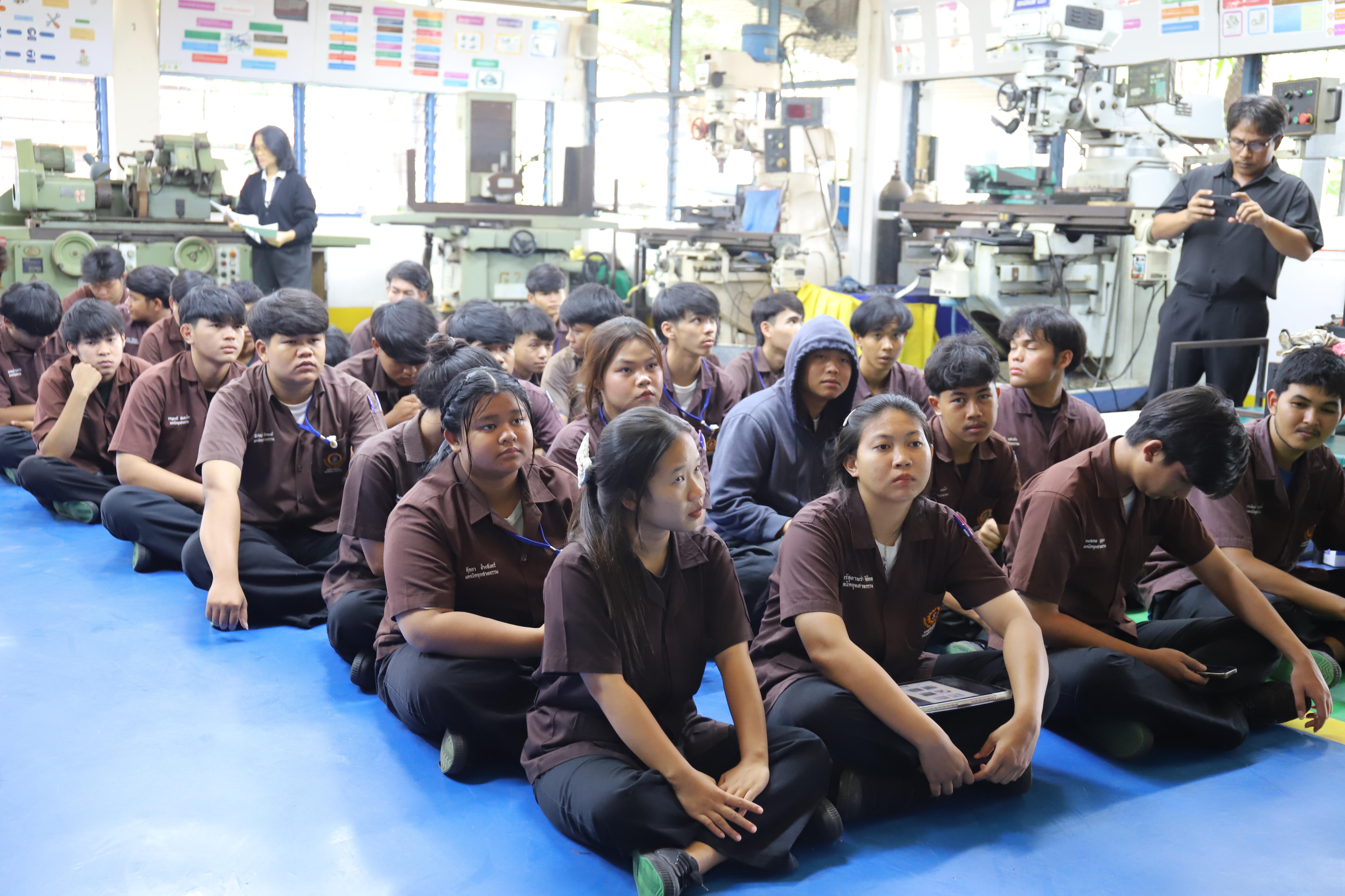 8. คณะเทคโนโลยีอุตสาหกรรม มหาวิทยาลัยราชภัฏกำแพงเพชร ลงพื้นที่แนะแนวการศึกษาต่อ